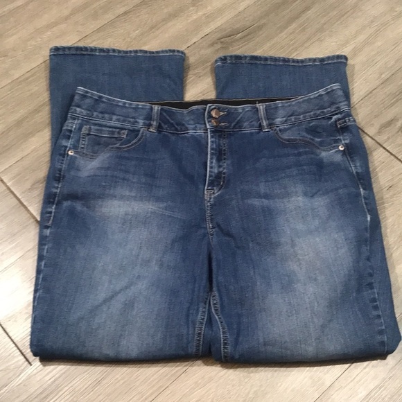 Lane Bryant Bootcut Tighter Tummy Technology Light Wash Jeans size 18 - Picture 5 of 9